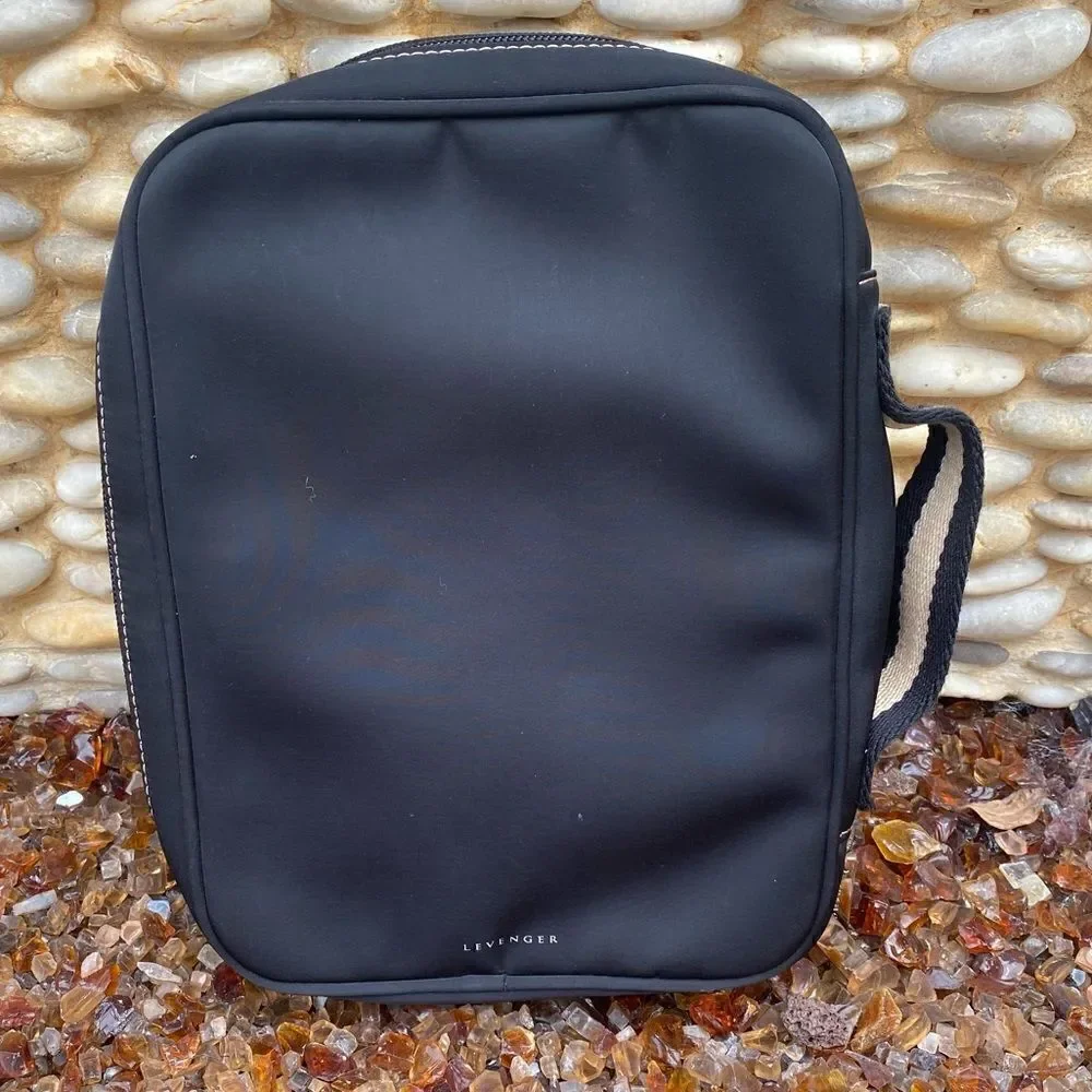 Levenger Black Heavy Duty Nylon Travel Case. EUC!